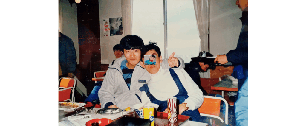 学生時代、スキーに遊びに行ったときの写真